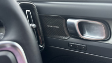 Volvo XC40 2.0 B4P Ultra Dark 5dr Auto Petrol Estate